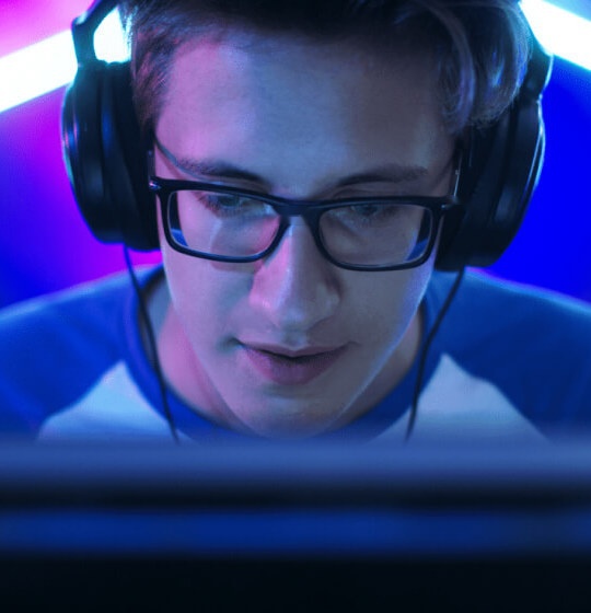 Eye Tracking Based on AI to Improve Gaming Experience